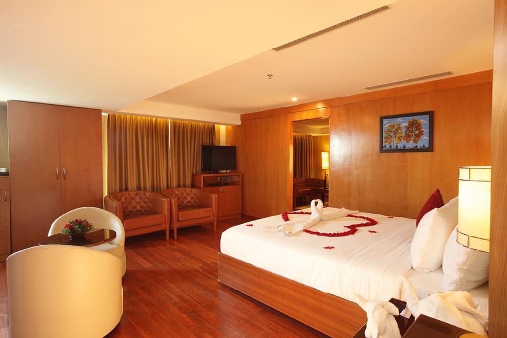 The Garuda Hotel Thrissur Zewnętrze zdjęcie