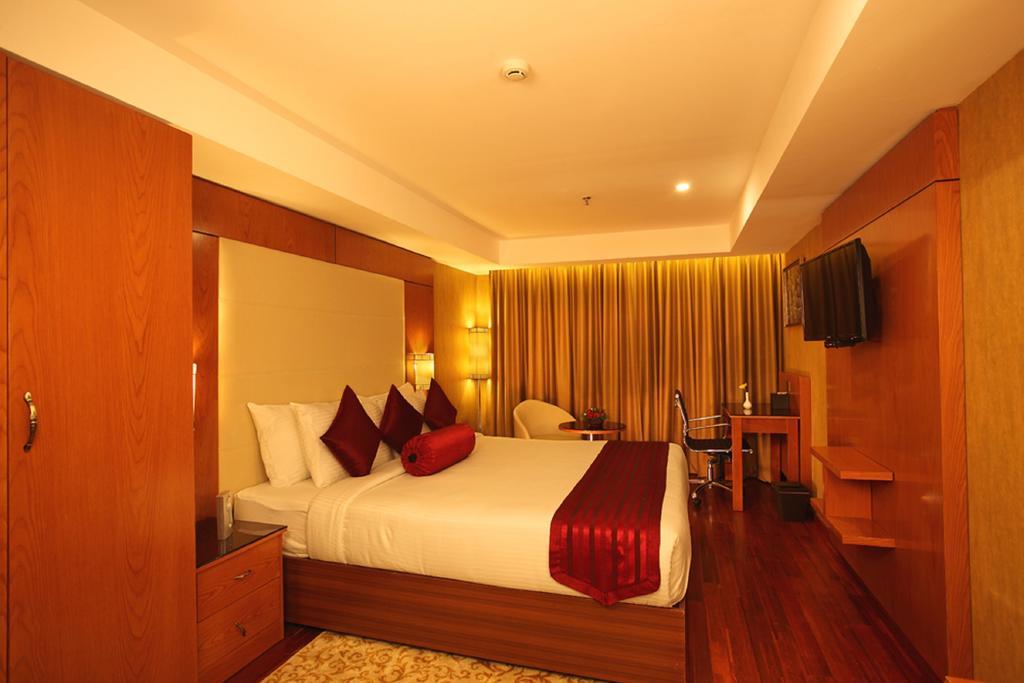 The Garuda Hotel Thrissur Zewnętrze zdjęcie